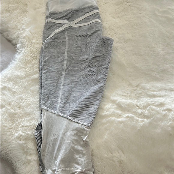 Lululemon Cropped Legging - Picture 7 of 7